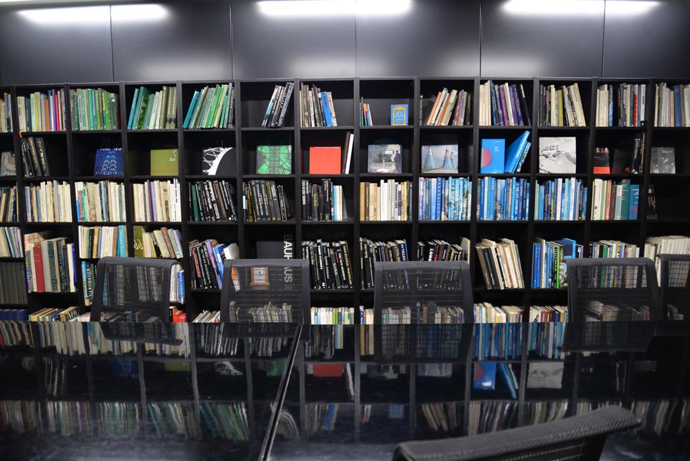 オフィス 社内 写真2